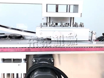 全自动玻璃瓶真空旋盖机